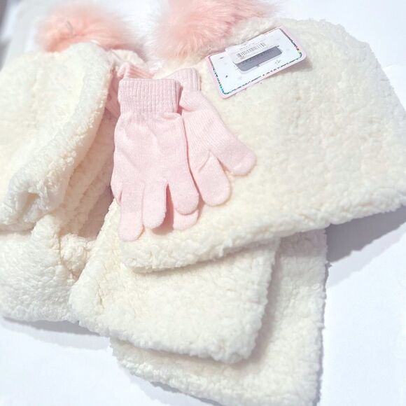 (6 set) Little Girls Sherpa 3 Piece Set  2 hats, 2 scarves and 2 pair of… - Picture 7 of 8